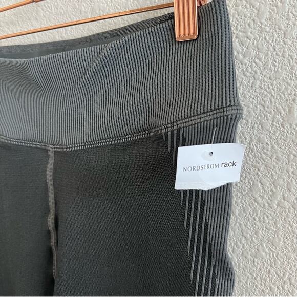 NWOT Good American Gray Compression Active Leggings Pants Size 3 / 4 - Picture 10 of 10